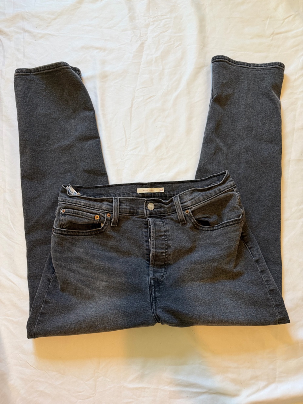 Levi's Women's Straight Leg Jeans in Charcoal Black